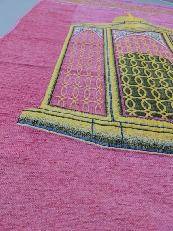 Beautiful Embossed Velvet Prayer Mat | Trendsto